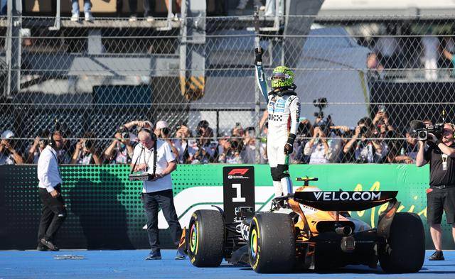 雷诺车队翻盘迈凯伦,诺里斯扛起全队 雷诺车队翻盘迈凯伦,诺里斯扛起全队