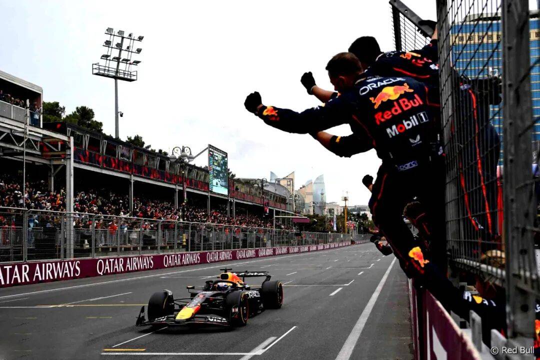 红牛二队轻取哈斯车队，皮亚斯特里刷新纪录