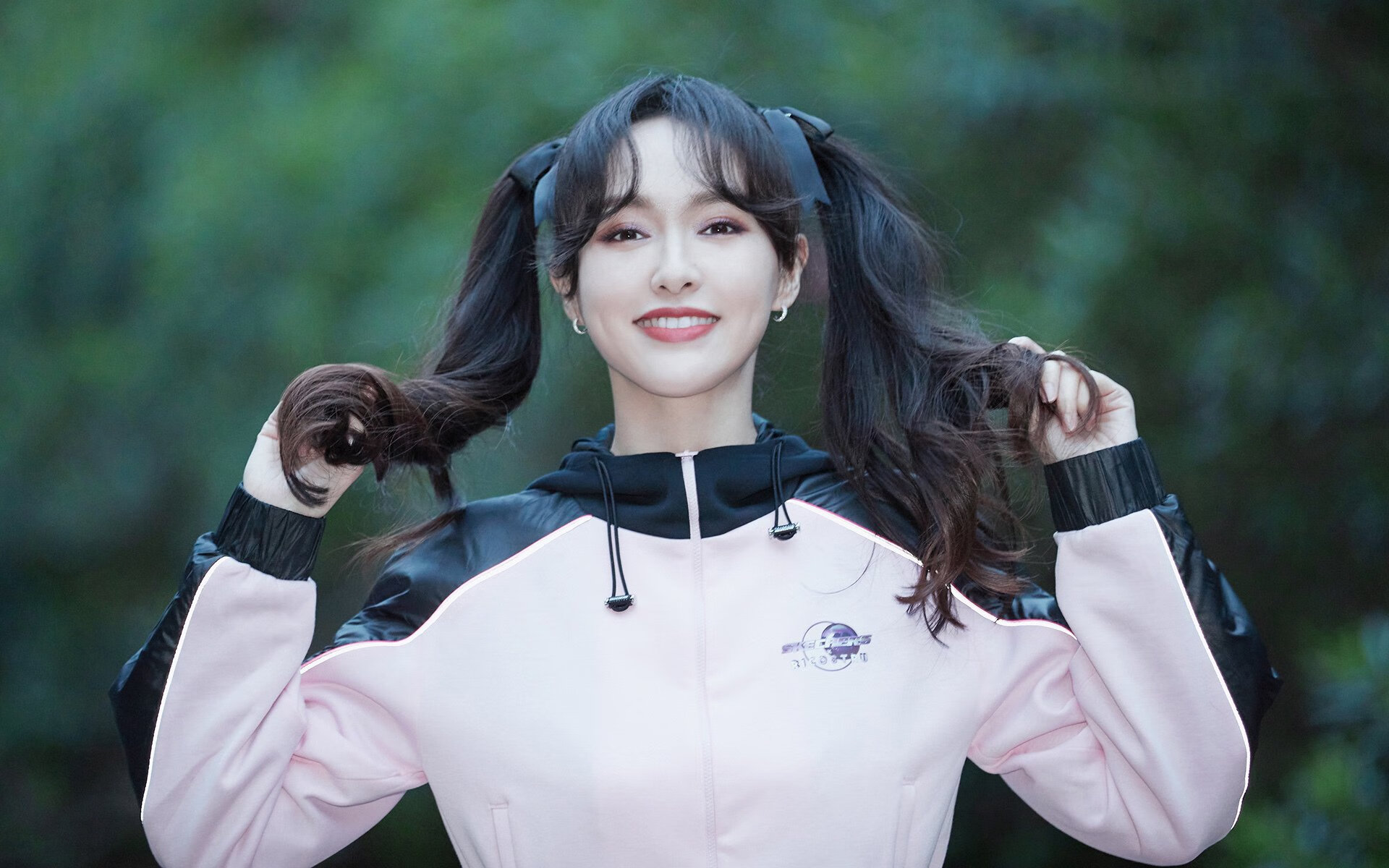 爱游戏在线-赛场上的大卫与歌利亚，哈斯如何打破格局，塞恩斯何以点燃赛季