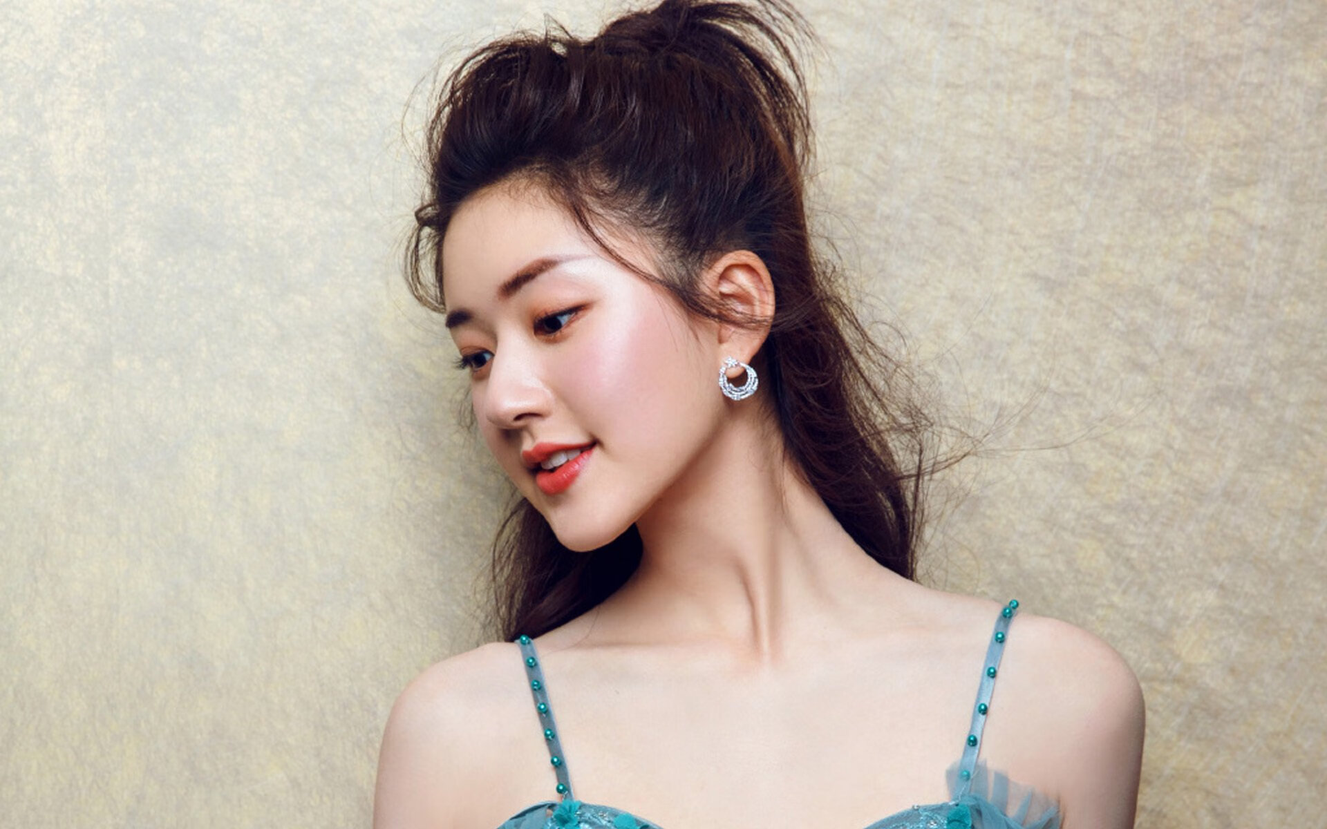 爱游戏在线-纽约午夜的五盘鏖战，当红土骄子征服蓝色硬地