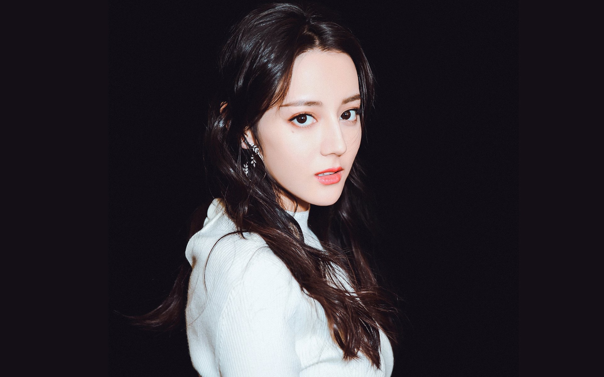 爱游戏下载-当欧冠半决赛响起篮球声，鹈鹕力克太阳的跨界奇迹